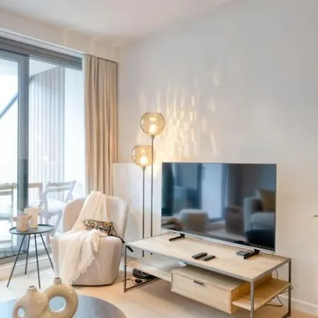 Peaceful Getaway In Apartment *